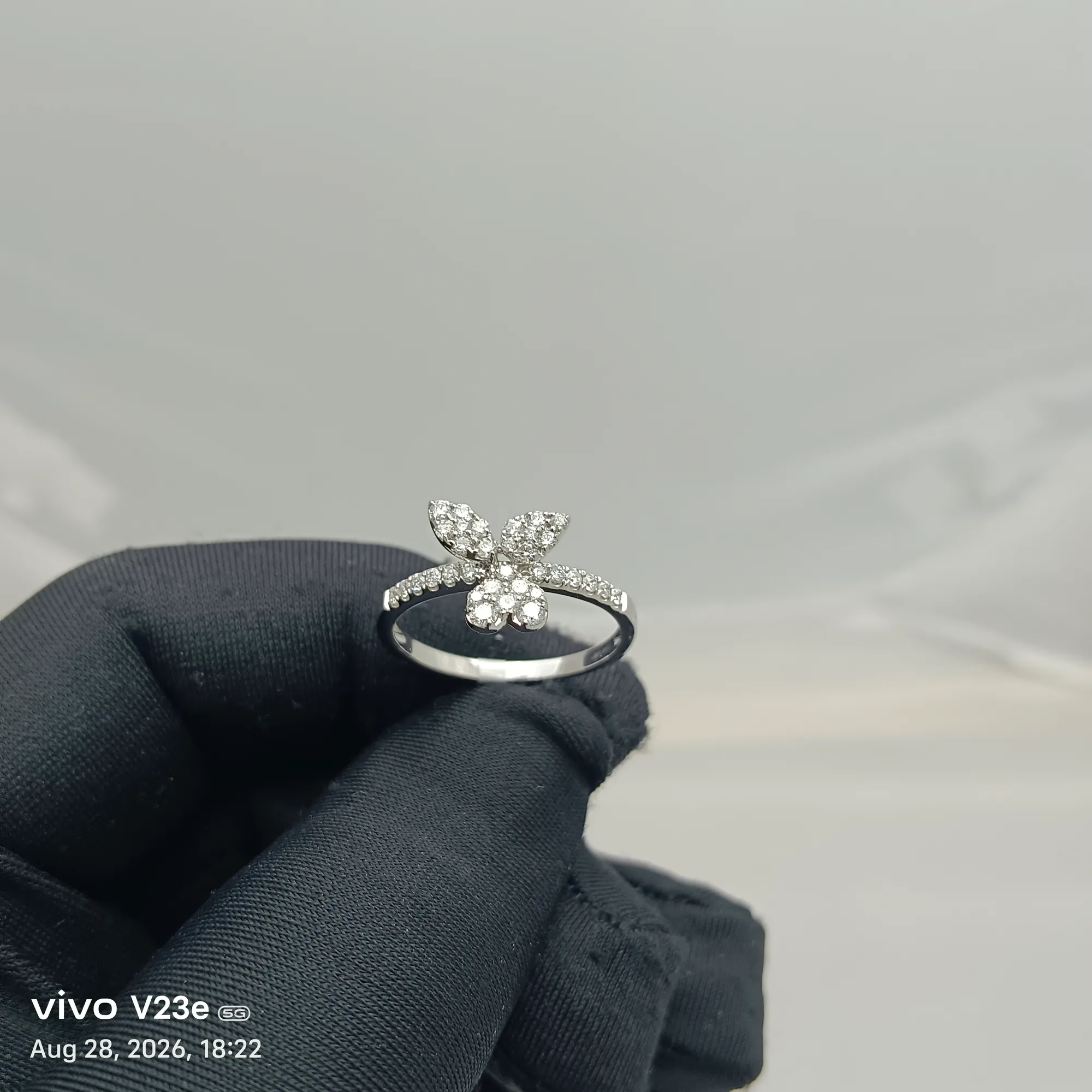 DIAMOND RING