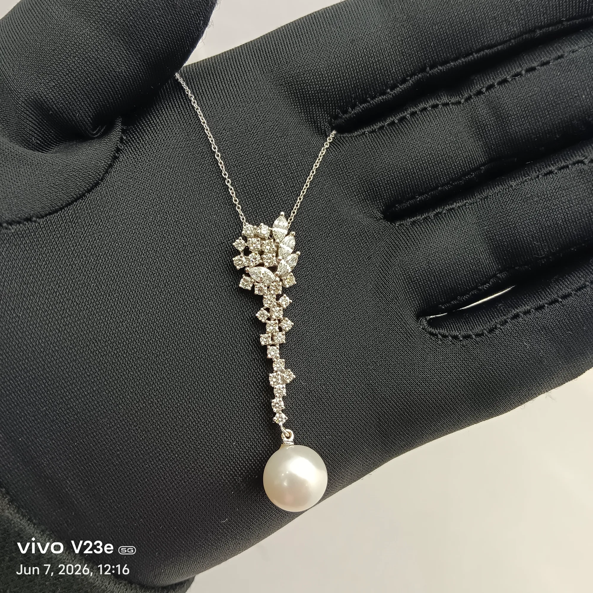 PEARL  PENDANT NECKLACE